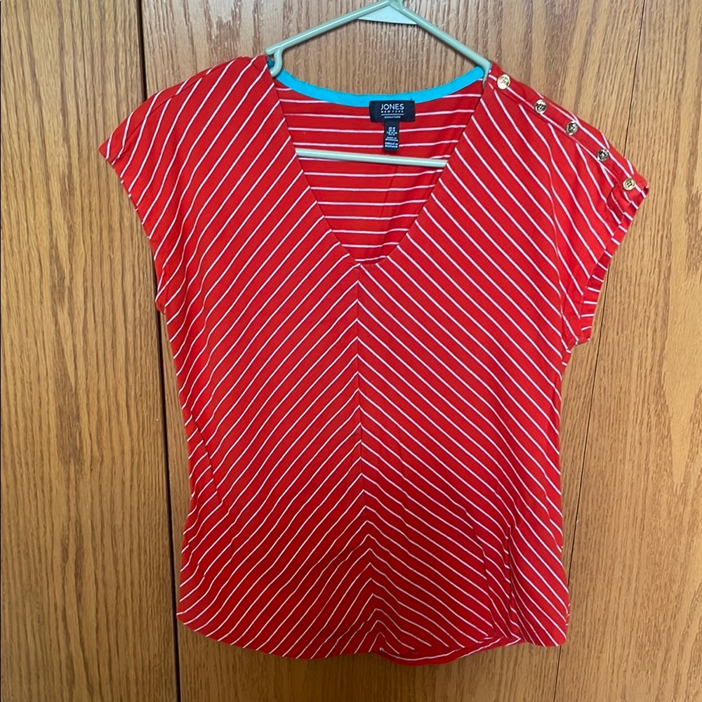 Jones New York Red and White Fitted Cap Sleeve Blouse